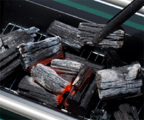 早速、火を起こす